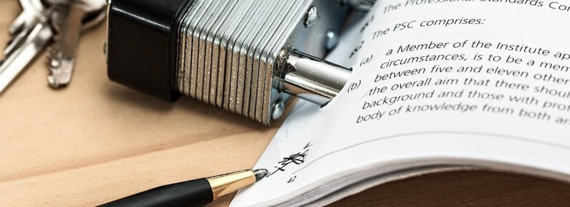 Die Statuten der Neuapostolischen Kirche International, NAKI 1990. Aufschlussreich bezüglich Apostelgelübde und Vollmacht des Stammapostels.